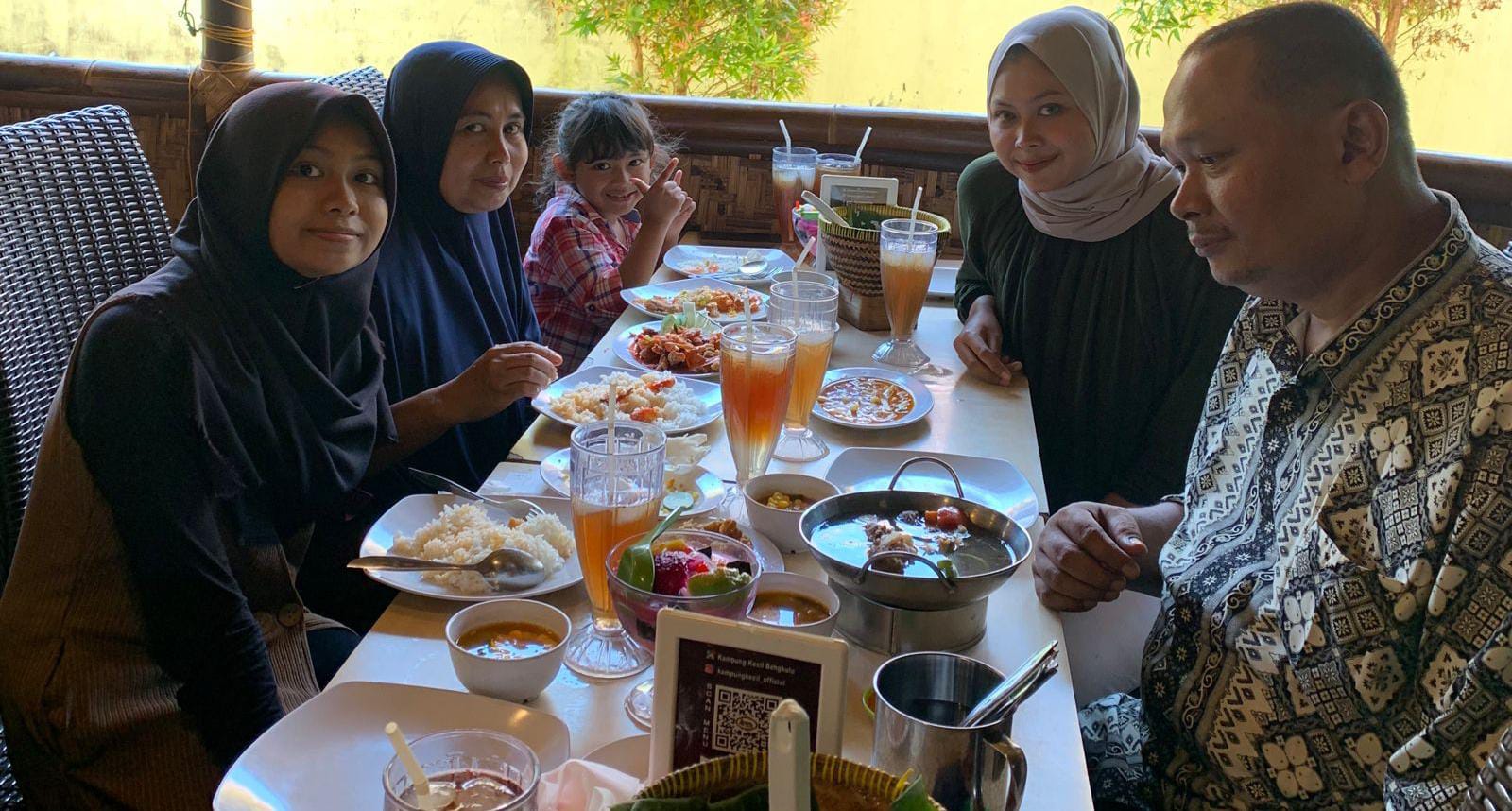 Restoran Kampung Kecil, Tempat Makan ala Pedesaan Favorit Warga Bengkulu