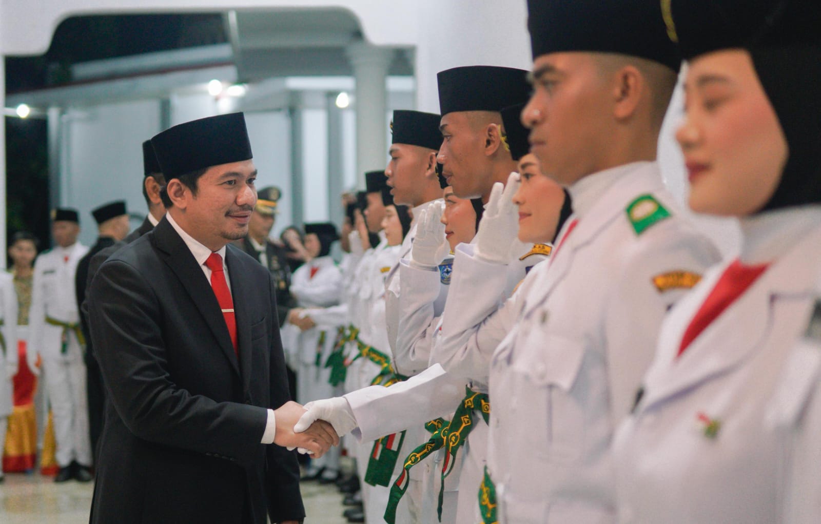 Kukuhkan Paskibraka, Bupati Bengkulu Utara Tekankan Disiplin dan Tanggung Jawab 