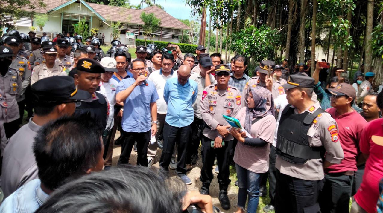 Aksi Demonstrasi Temui Jalan Buntu, Masyarakat Tantang DPRD Bentuk Pansus Sengketa Agricinal