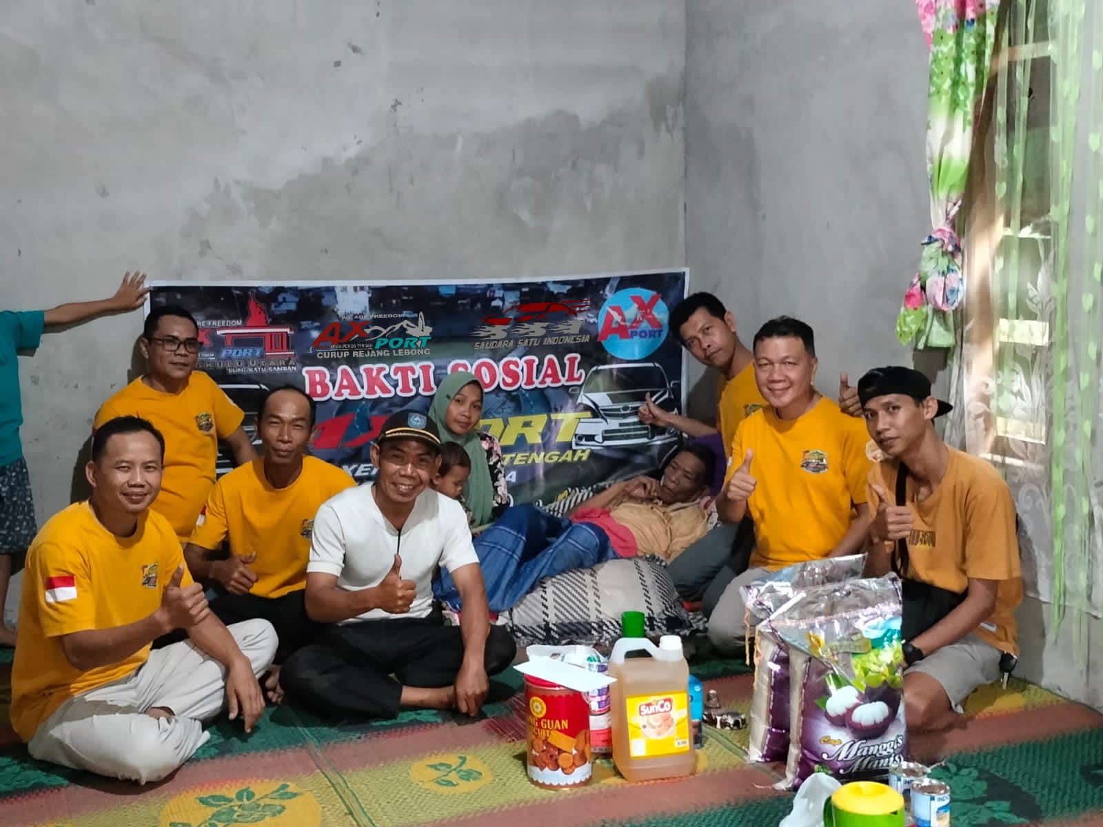 Komunitas Otomotif Axport Salurkan Bansos untuk Warga Bengkulu Utara yang Menderita Lumpuh