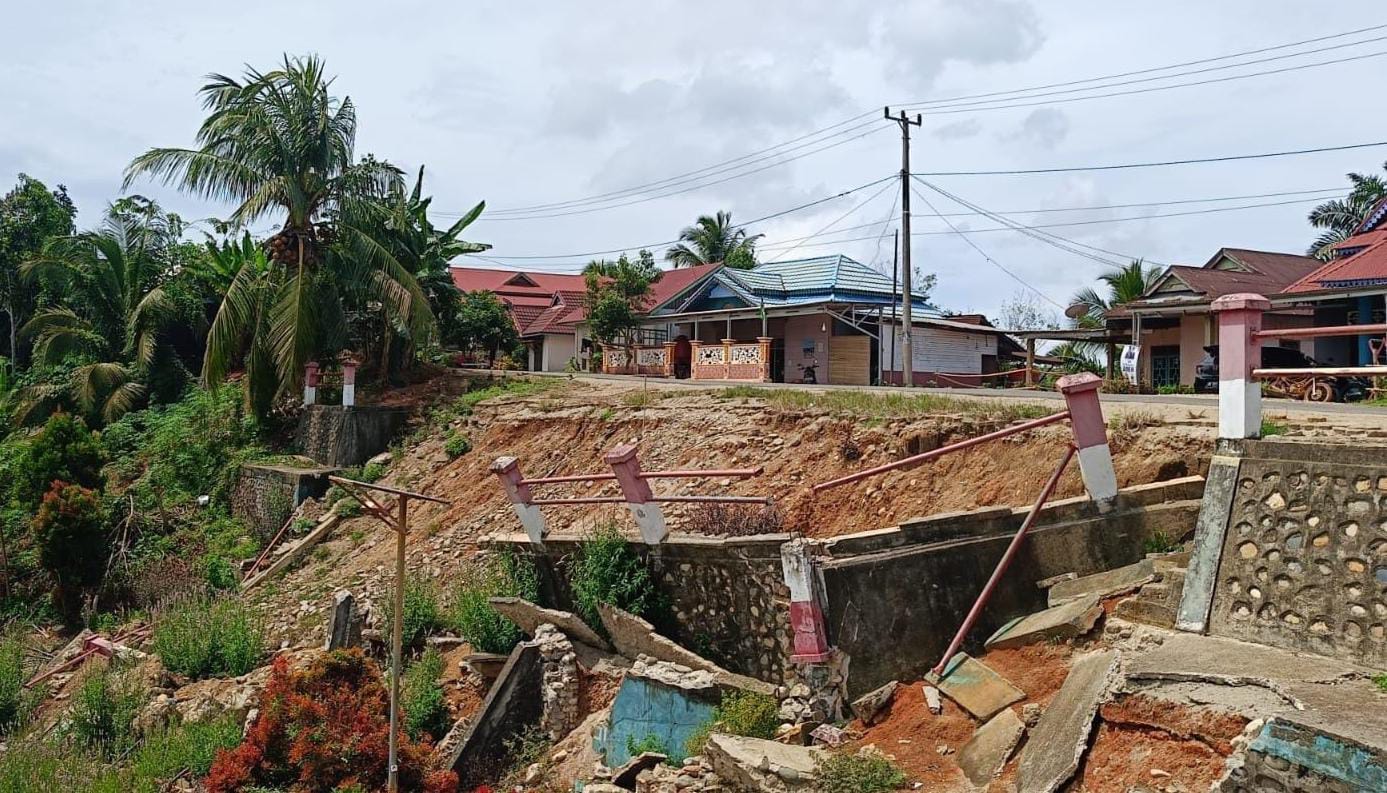 Tak Direspon, Pemdes Lubuk Mindai Akan Gunakan Dana Desa Tangani Fasum yang Rusak Akibat Dampak Bencana Alam