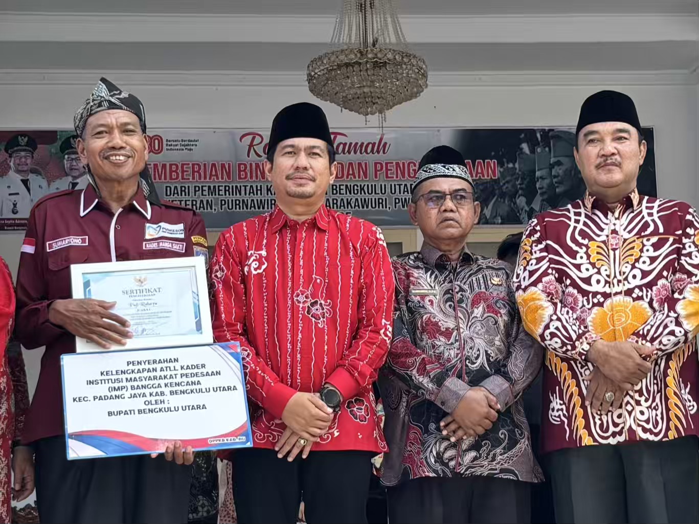 Wakili Provinsi Bengkulu, Desa Marga Sakti Terima Penghargaan 