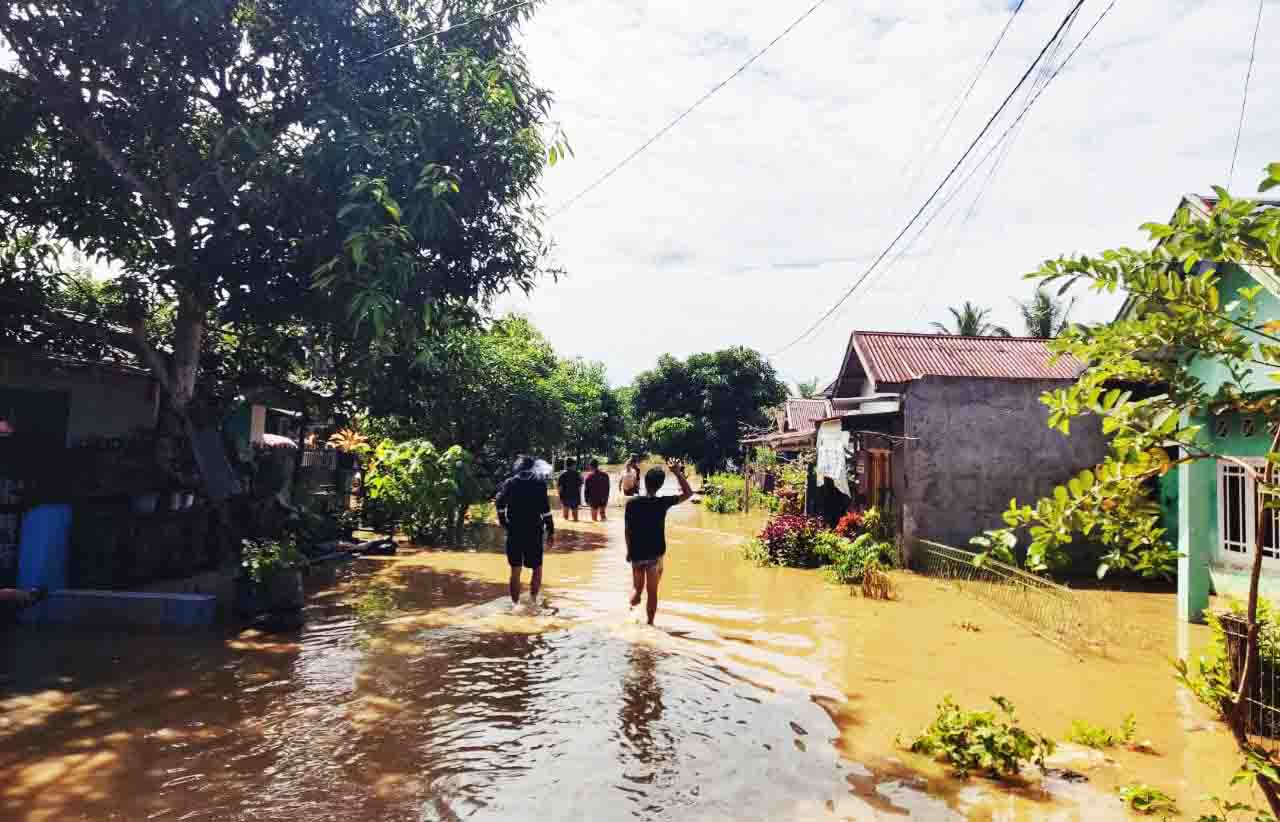 Hujan Sejak Subuh, Warga Bentiring Waspada Banjir