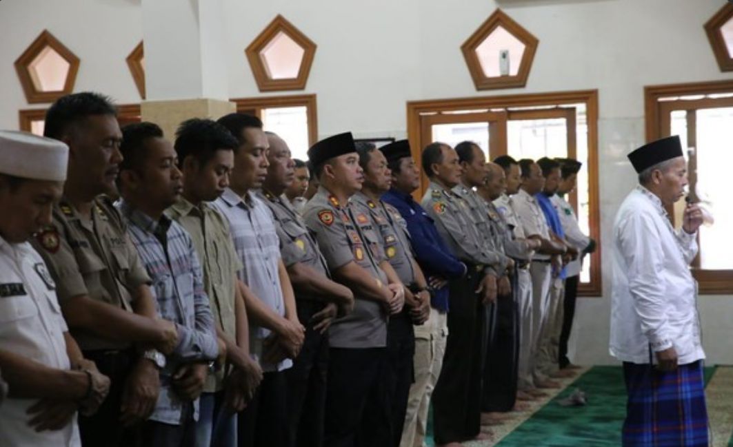 Niat dan Tata Cara Sholat Jenazah Laki-laki dan Perempuan