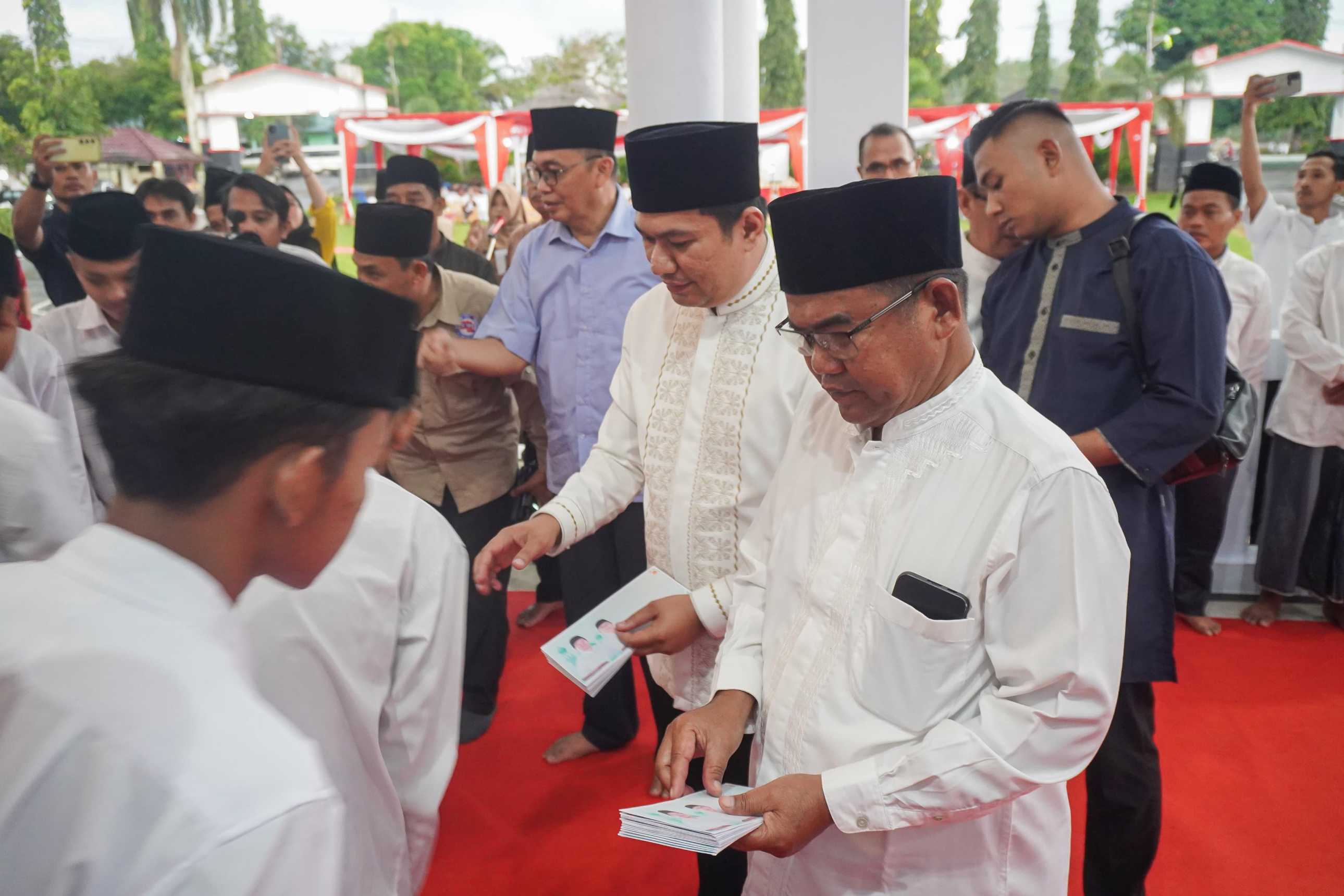 Berbagi Kebahagiaan Setelah Dilantik, Bupati Bengkulu Utara Santuni Anak Yatim