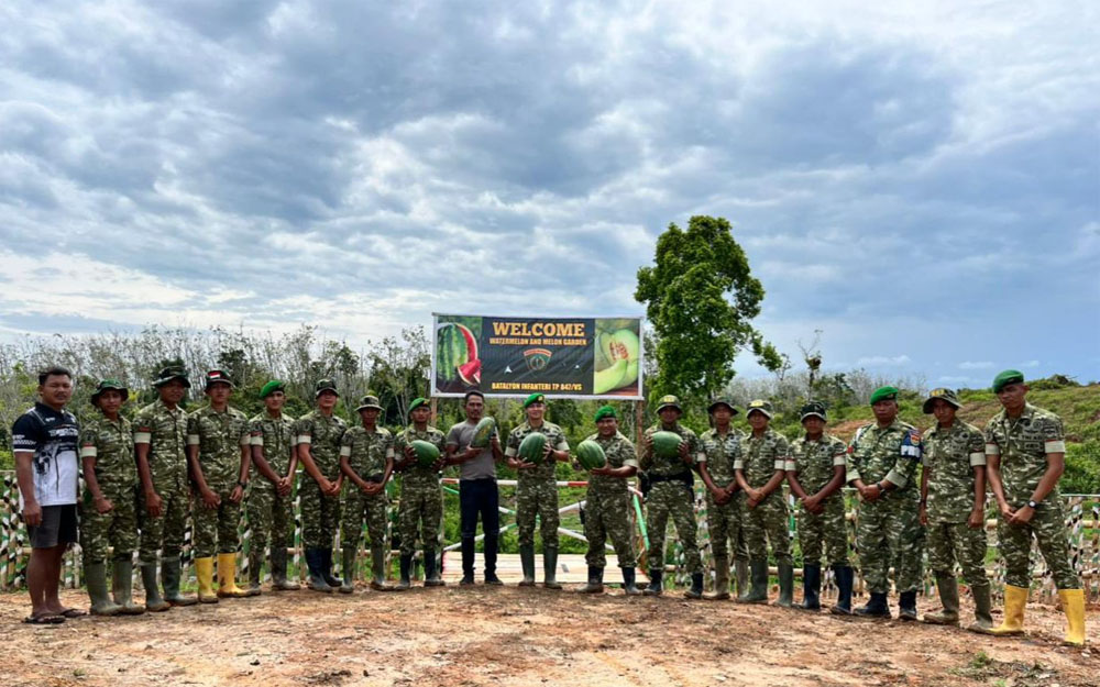 Lahan Militer 'Disulap' Ketahanan Pangan, Yonif TP 847/VS Sukses Panen 5 Ton Semangka