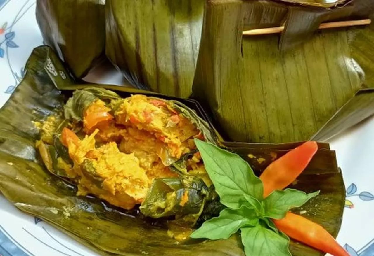 Bosen Digoreng Terus, Cobain Resep Pepes Ayam Simpel Anti Gagal