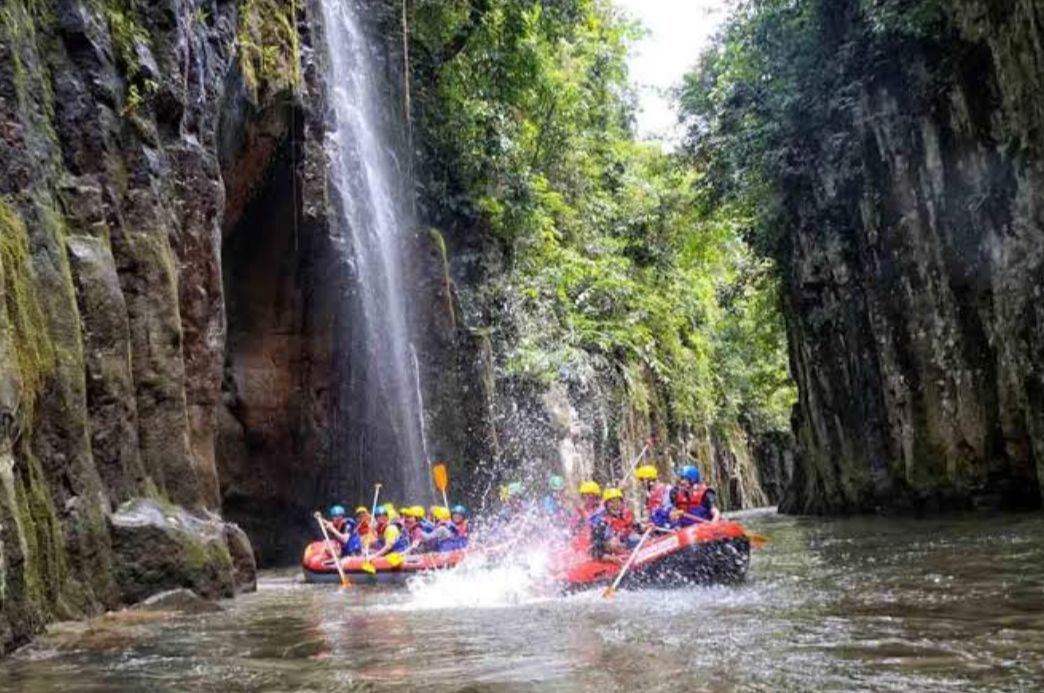 Petualangan Seru di Arung Jeram Sungai Ketahun, Ini Tarifnya