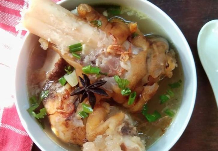 Cara Membuat Sop Tulang Kaki Sapi, Menu Makan Siang Favorit Warga Bengkulu