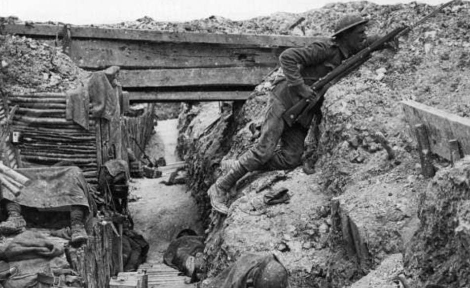 Awal Mula Pecahnya Perang Dunia 1, Tinggal dan Berperang dari Dalam Parit Diantara Mayat yang Bergelimpangan