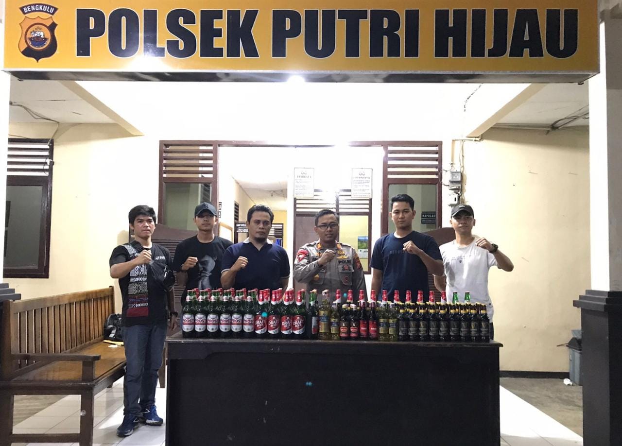 Gelar Ops Pekat di Dua Kecamatan, Polsek Putri Hijau Sita Ratusan Botol Miras