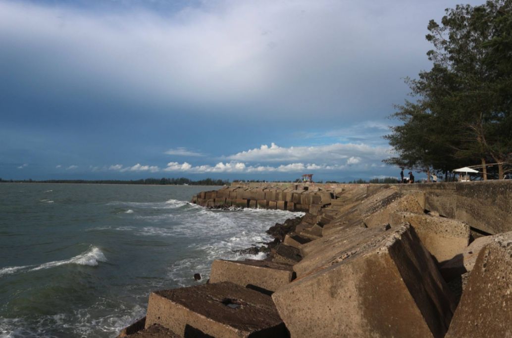 Beda dari Pantai Lain, Ini Spot Melihat Sunset di Pantai Batu Tahu Kota Bengkulu