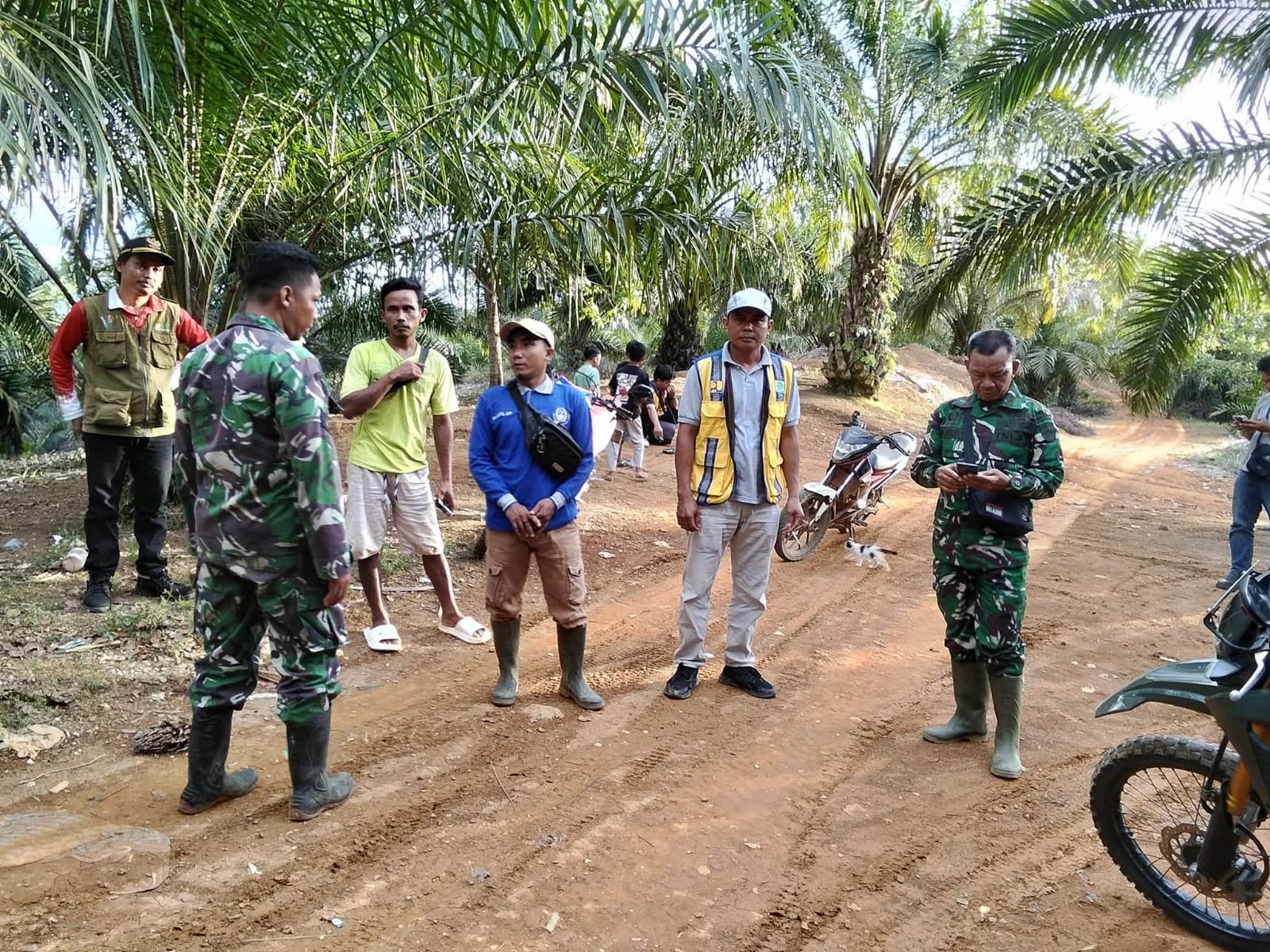 Tagih Janji Pengerasan Jalan Permukiman, Berharap Realisasi Program Karya Bakti TNI di Air Kuro