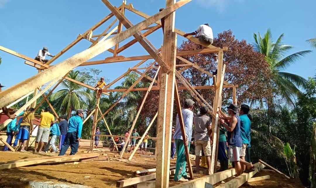 Ludes Terbakar, Rumah Korban Kebakaran di Desa Giri Mulya Dibangun Lagi Secara Swadaya Masyarakat