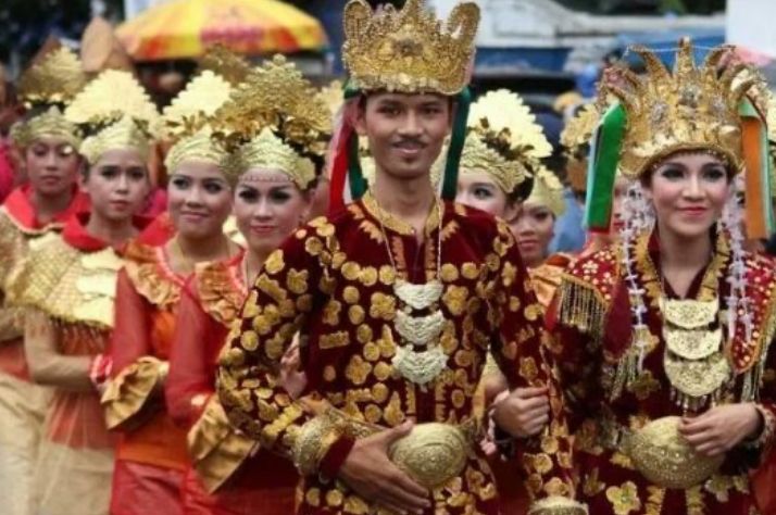 Mengenal Kuluk Dugan, Kain Tenun yang Sering Digunakan Wanita Dewasa di Bengkulu 