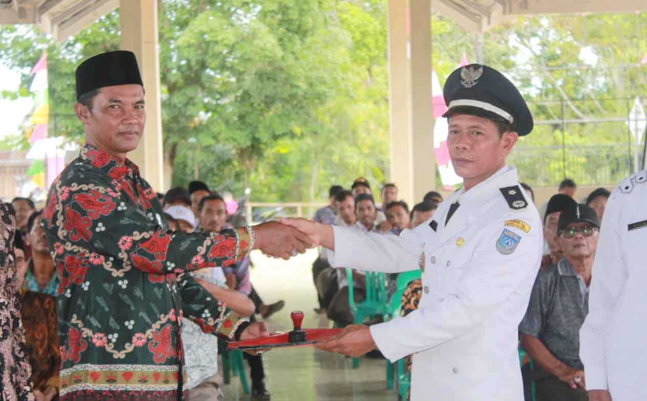 Sertijab, Sukatno Resmi Serahkan Jabatan Kades Marga Bakti ke Parmoko