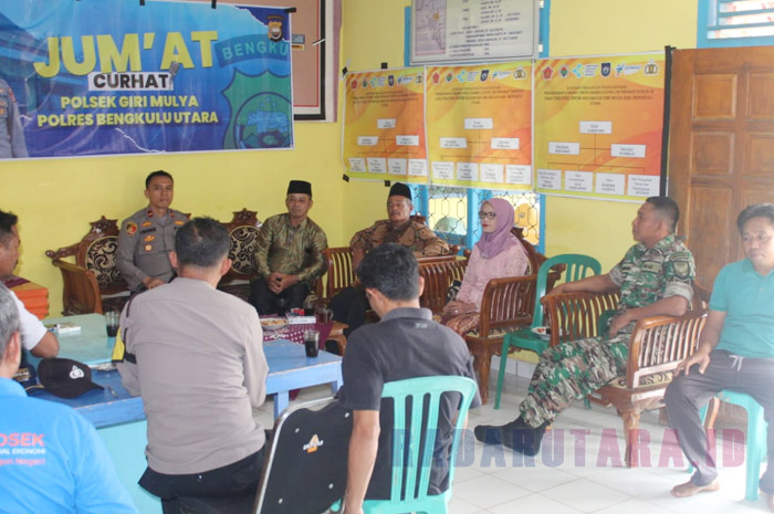 Gelar Jumat Curhat, Polsek Giri Mulya Menampung Aspirasi Masyarakat Tanjung Anom