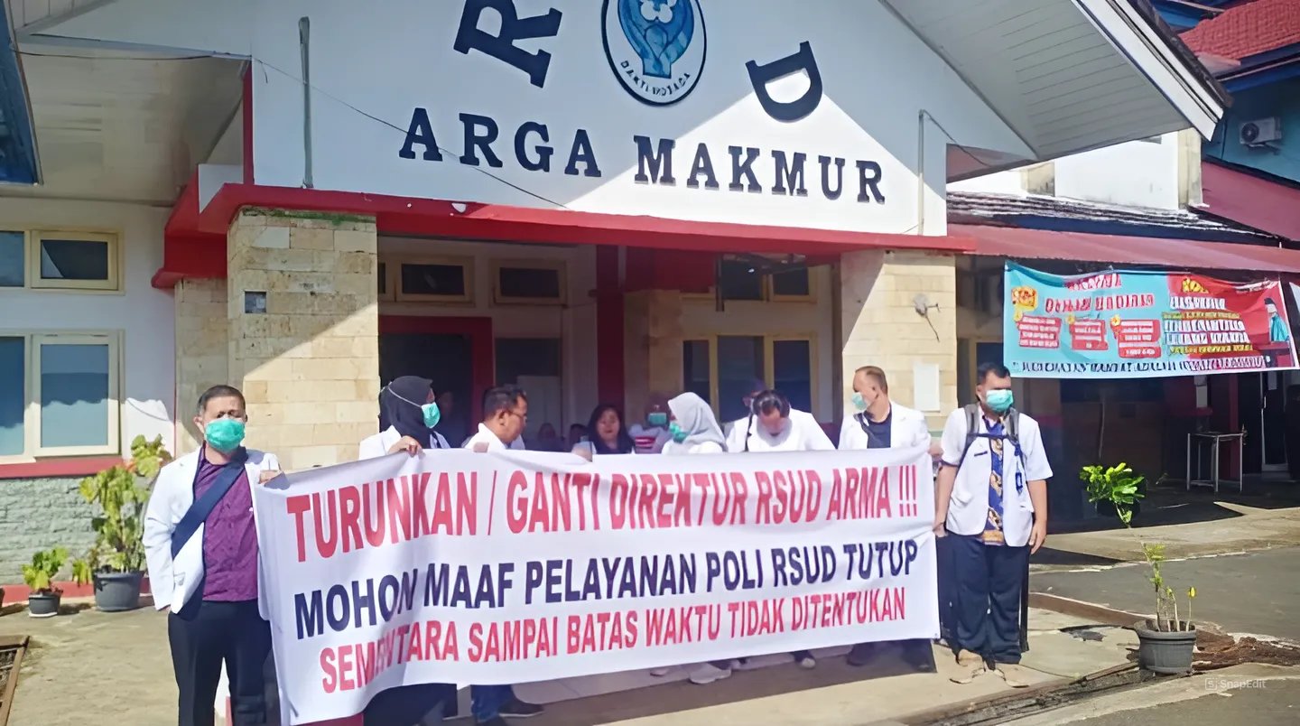 Demo, Dokter RSUD Arga Makmur Minta Direktur Rumah Sakit Diganti 