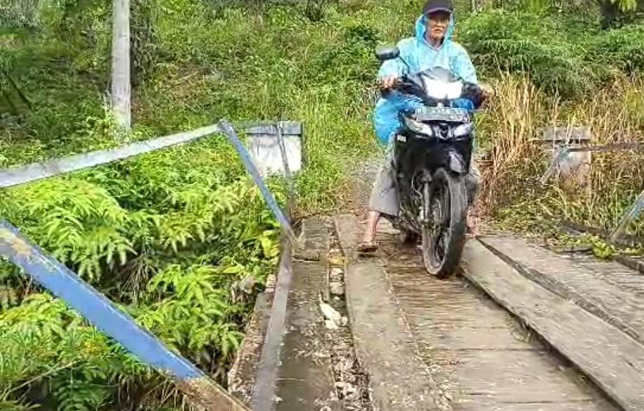 Dua Jembatan di Desa Talang Tua Butuh Perbaikan Segera
