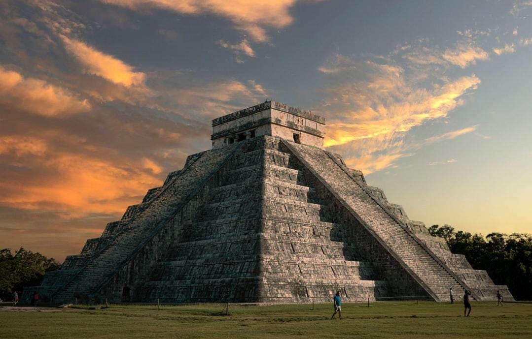 Piramida Suku Maya Mengejutkan Para Ilmuwan, Ternyata Ini Isinya