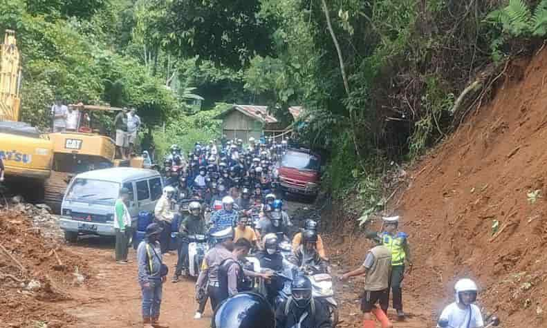 Kondisi Terkini Jalan Bengkulu - Kepahiang, Pasca Longsor Hanya Sepeda Motor yang Boleh Melintas