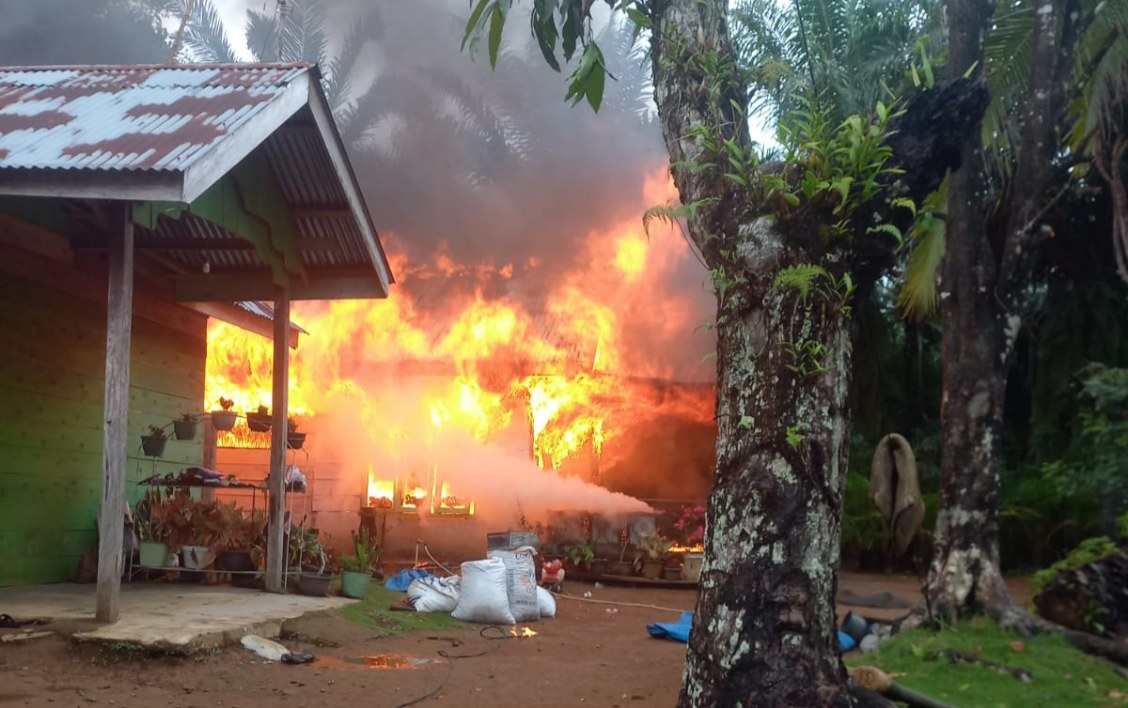 Diduga Konsleting Listrik, Rumah Warga Unit 10 Rata Dengan Tanah