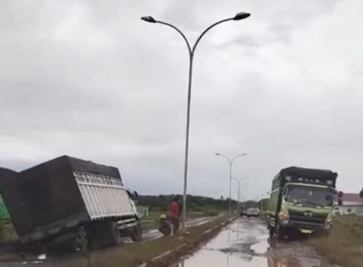 Hasil Kesepakatan Tak Berlaku, Jalan KPB Lagita Masih Dilewati Angkutan Besar