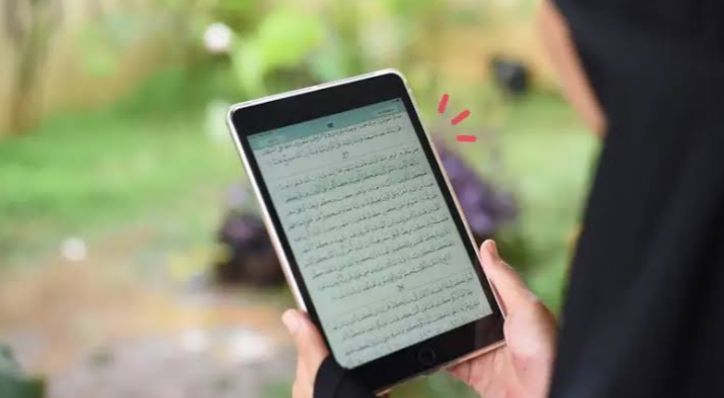 Hukum Wanita yang Sedang Haid Membaca Alquran di Handphone, Menurut Buya Yahya