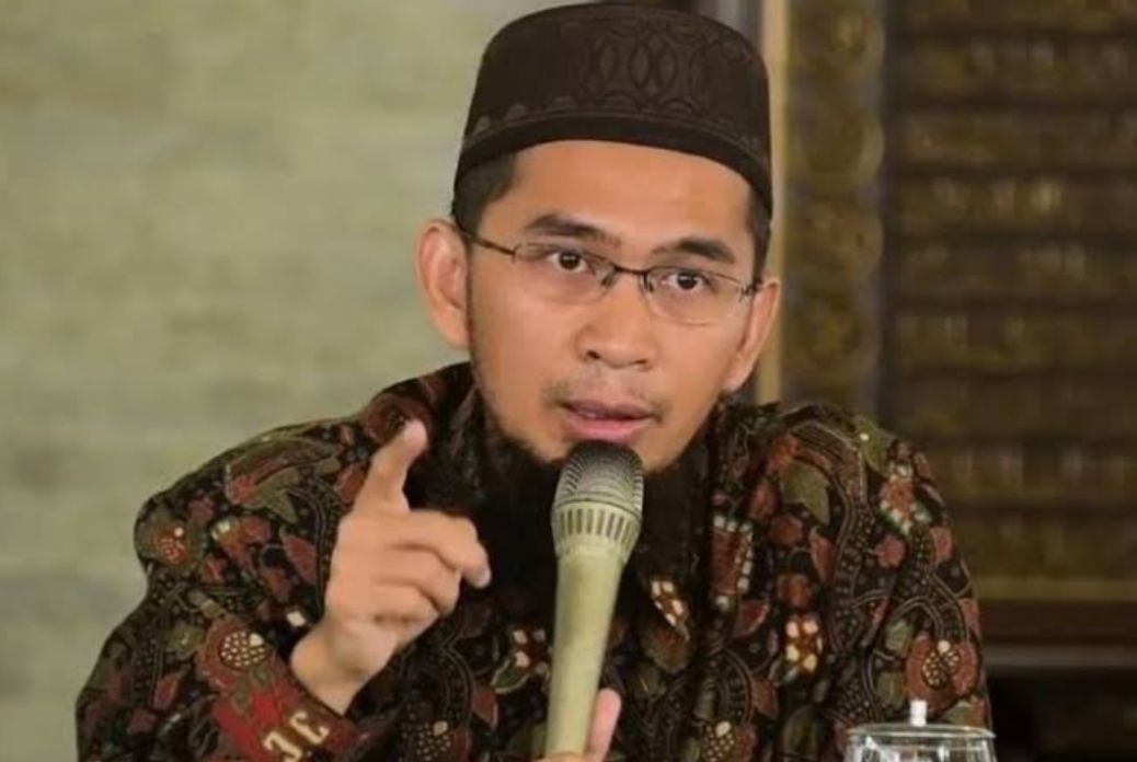 Ustaz Adi Hidayat Ingatkan, Ini 4 Posisi Sholat yang Bikin Doa Cepat Terkabul