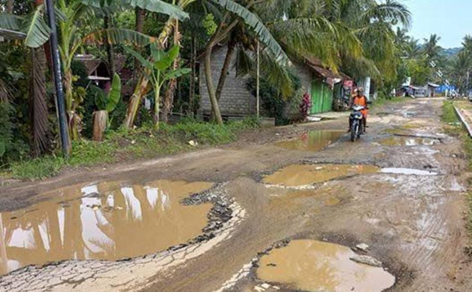 Berharap Pembangunan Jalan Tembus hingga SMP Trans Lapindo, Camat: Titik Kerusakan Terparah Disana!