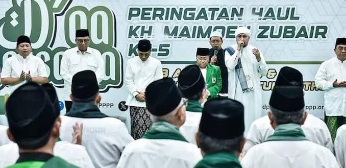 Jamaah Haji Indonesia 2024 Peringati Haul Ke-5 Mbah Maimoen Zubair di Makkah