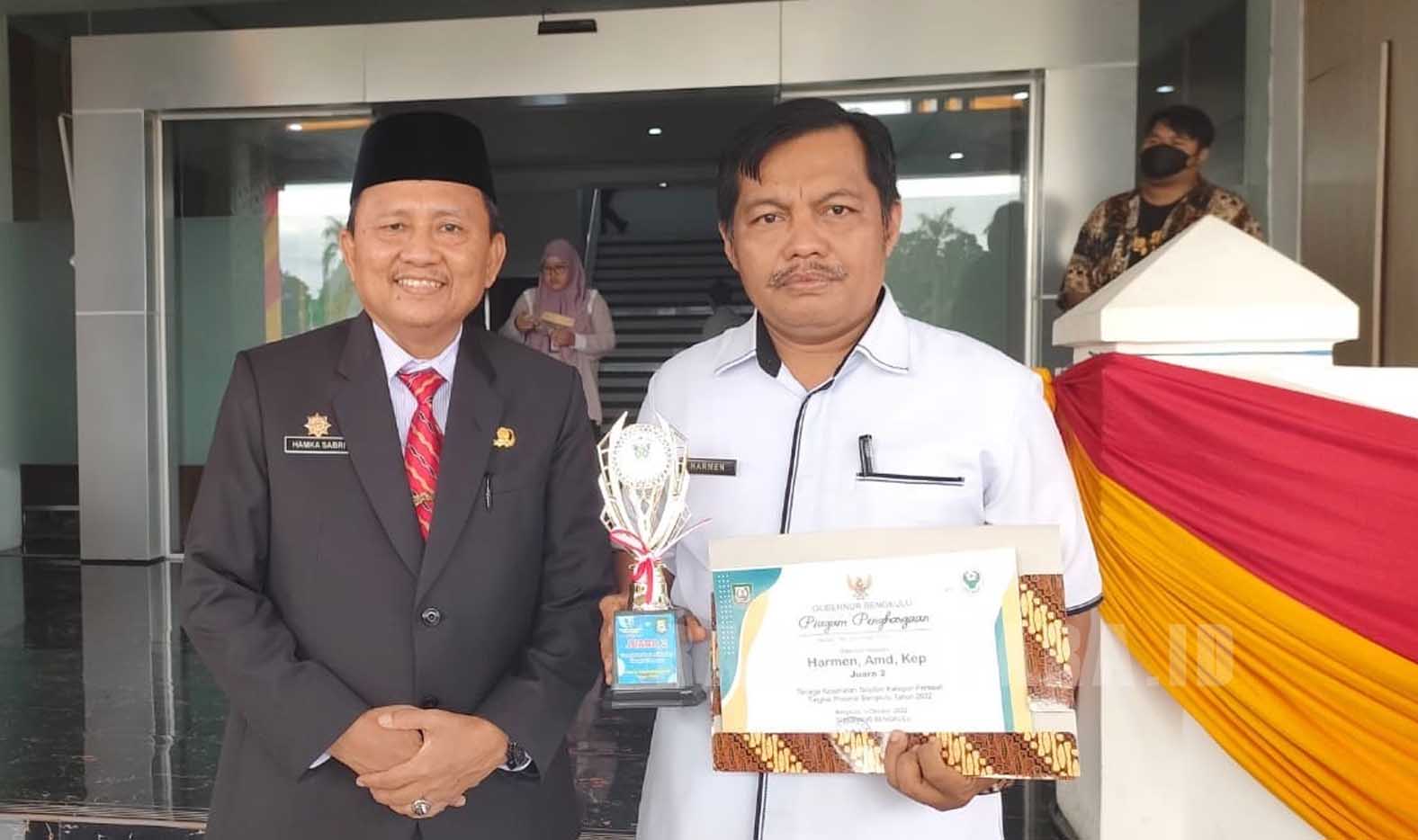 Kepala Puskesmas Tanjung Harapan, Raih Penghargaan Nakes Teladan Provinsi Bengkulu