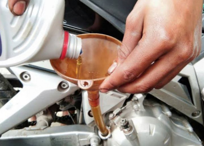 Tips Memilih Jenis Oli Terbaik untuk Motor Matic