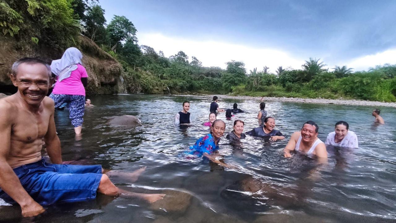Masih Jadi Wisata Favorit, Sungai Senali Diserbu Pengunjung