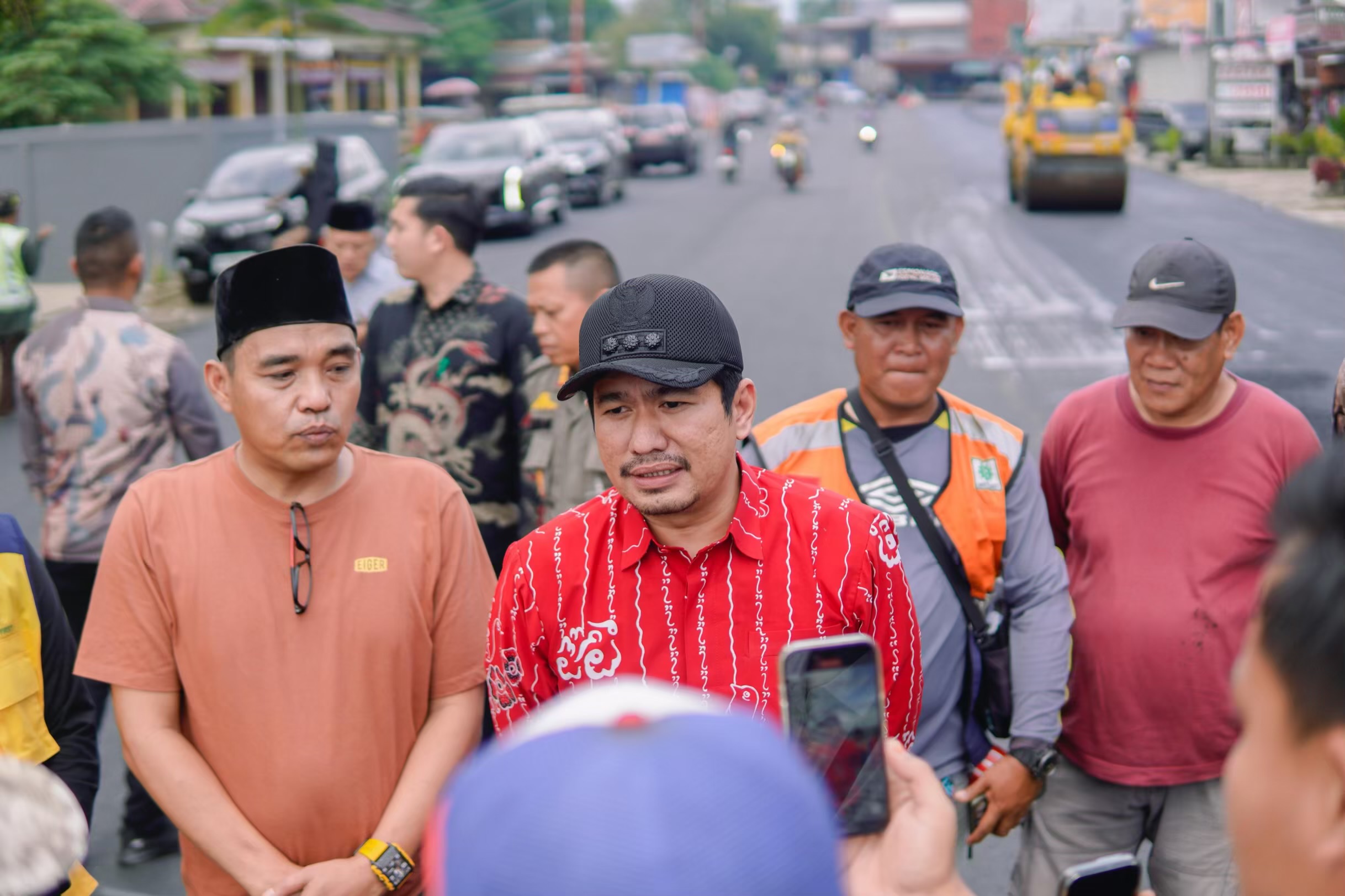 Tinjau Proyek Jalan di Pasar Purwodadi, Bupati Arie Tekankan Kontraktor Jaga Kualitas