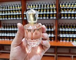 Rekomendasi Varian Aroma Parfum Refill Wanita, Dijamin Wangi Seharian
