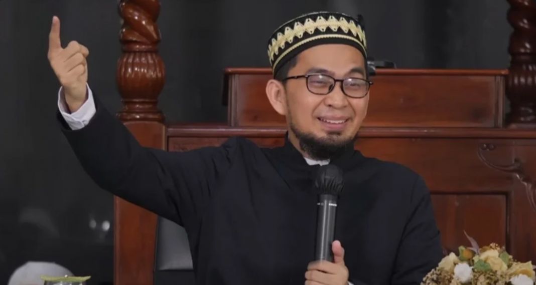 Ustaz Adi Hidayat Ungkap Waktu yang Paling Tepat untuk Shalat Tahajud, Ternyata di Jam Ini