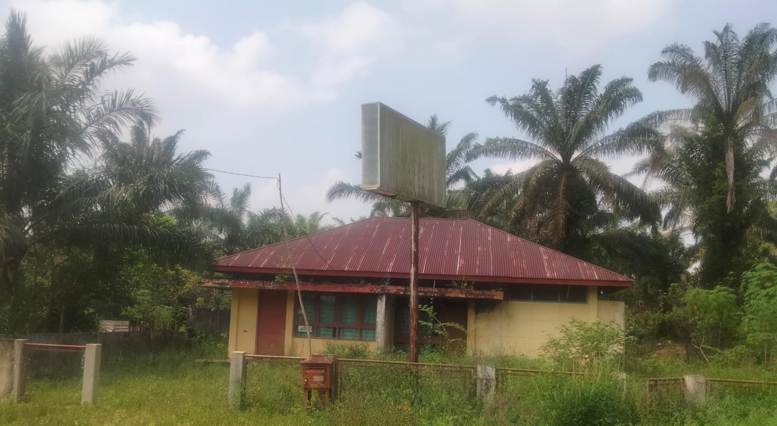 Jadi Rumah Hantu, Kades Minta Bangunan Kantor Pos di Napal Putih Bisa Difungsikan Kembali