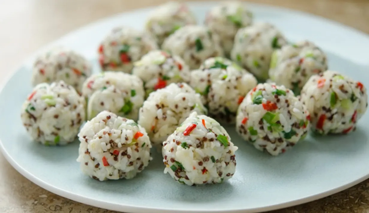 Resep Bola-bola Nasi Ayam Gurih, yang Cocok Jadi Ide Bekal Sekolah Anak