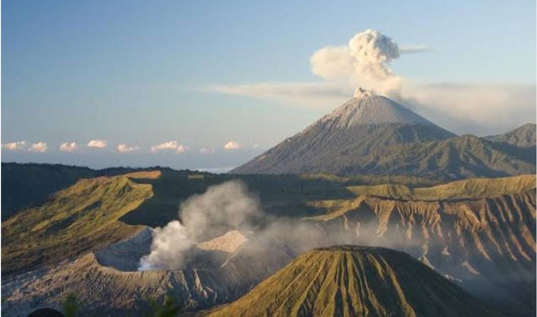 7 Gunung yang Terkenal Angker dan Seram, Salah Satunya Menjadi Kerajaan Jin Terbesar di Indonesia