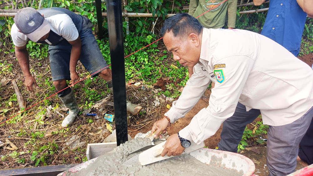 Rehab Lapangan Futsal, Indra Nadi : Semoga Ada Atlet Profesional dari Desa 