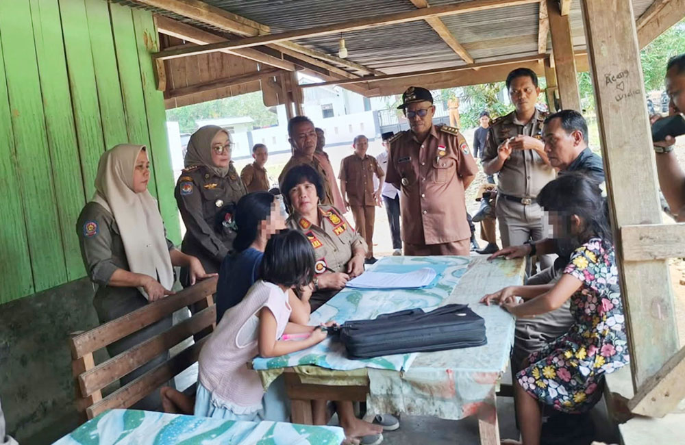 Satpol PP Mulai Bersih-Bersih Kedai Tuak di Mukomuko