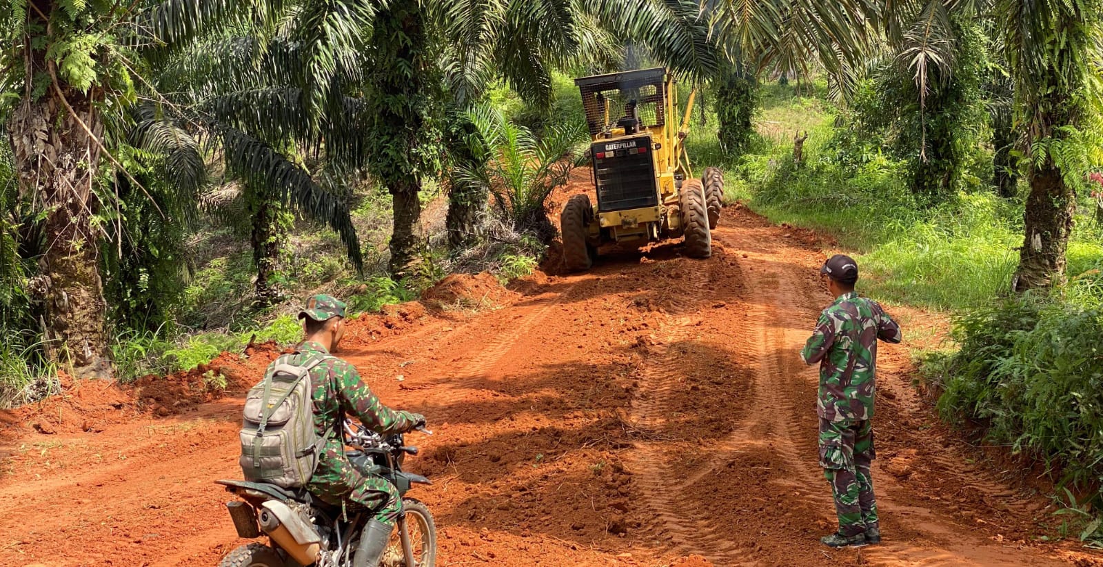 Satgas TMMD ke-120 Buka Akses Jalan Penghubung Antar Desa di Bengkulu Utara 