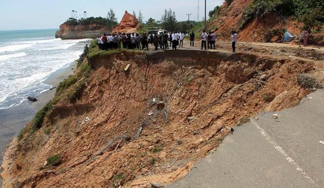 Abrasi Pantai Semakin Jadi, Desa di Bengkulu Utara Ini Terancam Rata dengan Air Laut