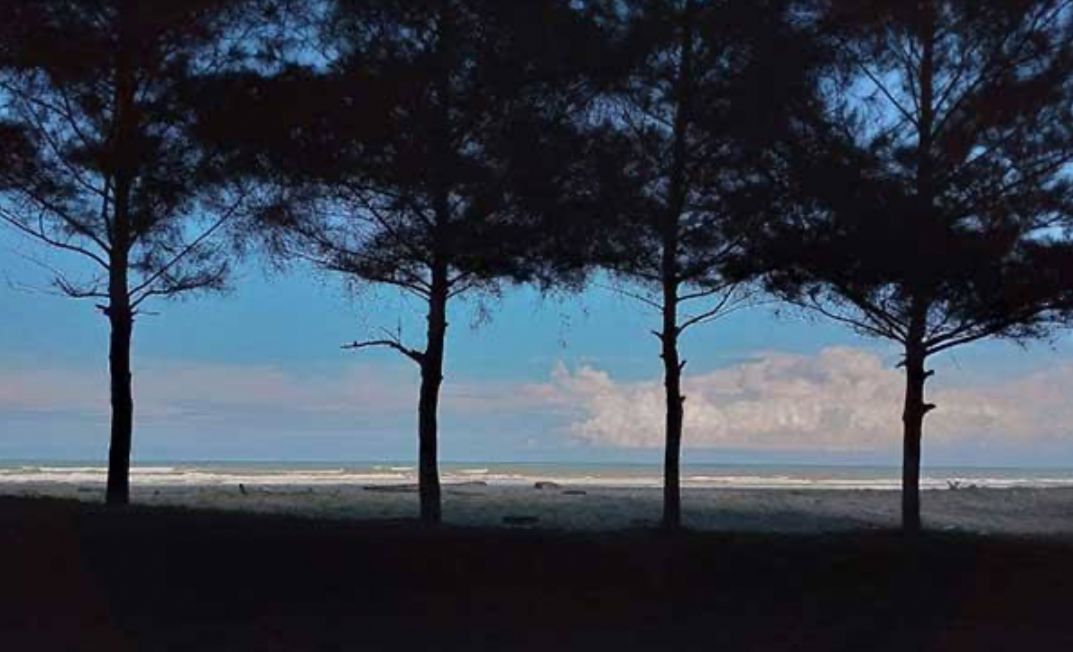 Cuma 10 Menit dari Kota Mukomuko, Pantai Air Patah Jadi Lokasi Favorit untuk Prewedding