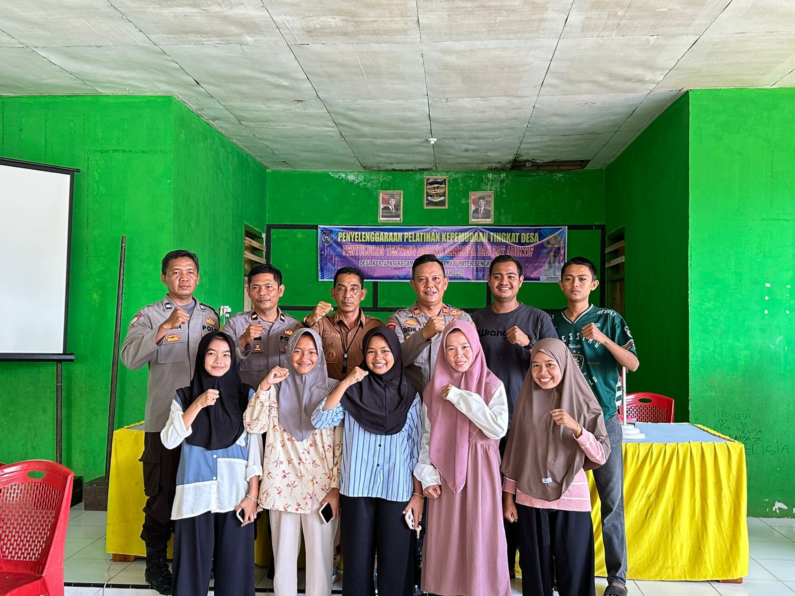 Tingkatkan Kesadaran Remaja, Pemdes Kertapati Gelar Penyuluhan Bahaya Narkoba dan Zat Adiktif 