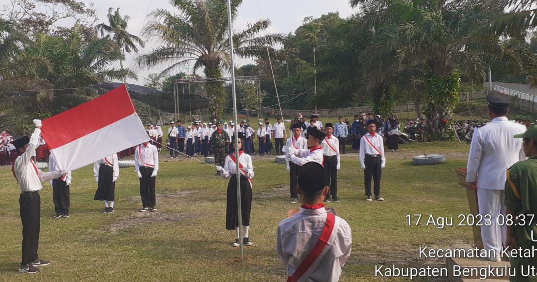 Urai Gelar Upacara HUT RI ke 78 di Pesisir Pantai Paradise, Bangkitkan Pariwisata dengan Semangat Kemerdekaan 