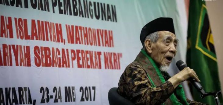 Mbah Moen Ajarkan Cara Menghidupkan Hati dengan Al-Qur'an, Begini Cara yang Bisa Diikuti