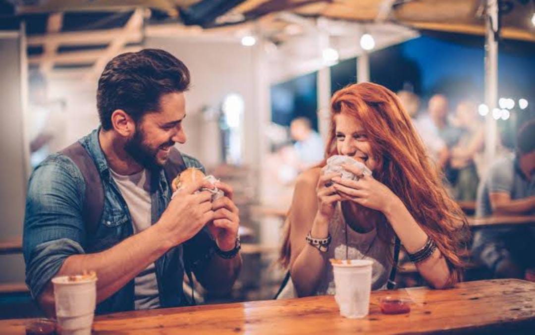 Diluar Nalar, Usai First Date, Cowok Ini Tagih Biaya Makan ke Pasangannya