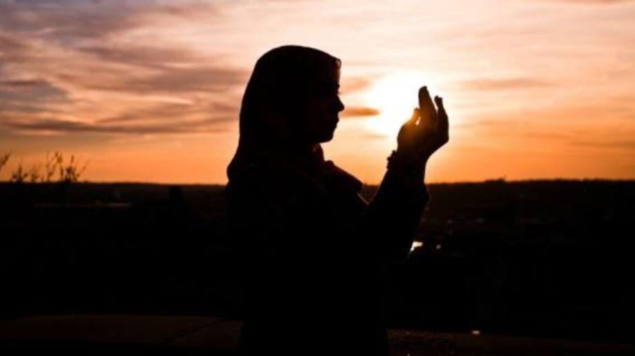 Amalan Doa Pembuka Pintu  Rezeki, Seperti Yang Di Ajarkan Nabi Muhammad SAW Kepada Putrinya Fatimah